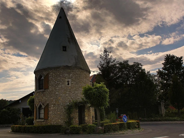 Wehrturm in der Burgunderstraße Wehrturm in der Burgunderstraße