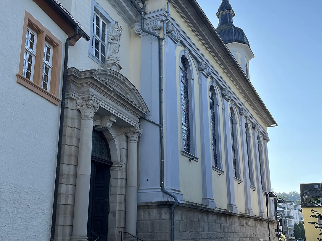 Kath. Kirche St. Josef außen