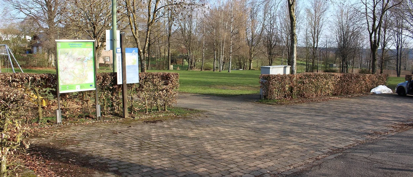Wanderparkplatz Sportplatz Steckenborn