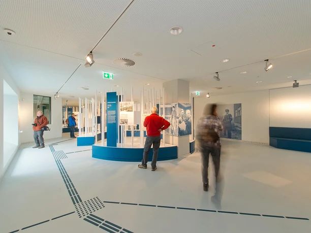 Blick in die Ausstellung Bestimmung Herrenmensch