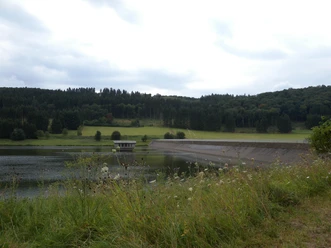 Segeln und Rudern auf dem Aartalsee in Bischoffen