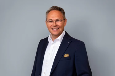 Portrait Dr. Ralf Kölbach