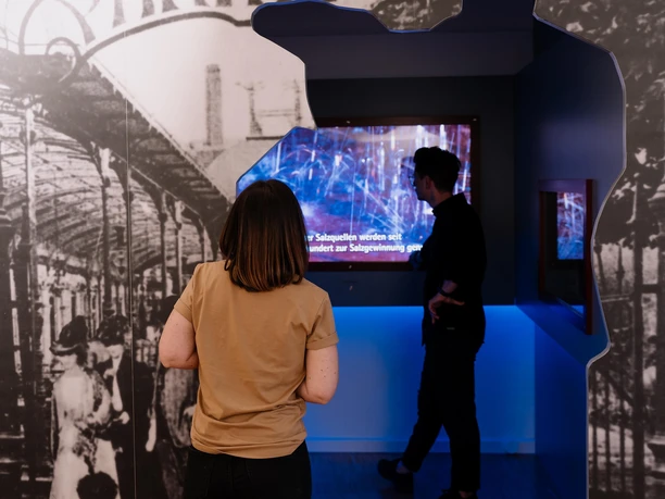 Station mit Kurzfilm