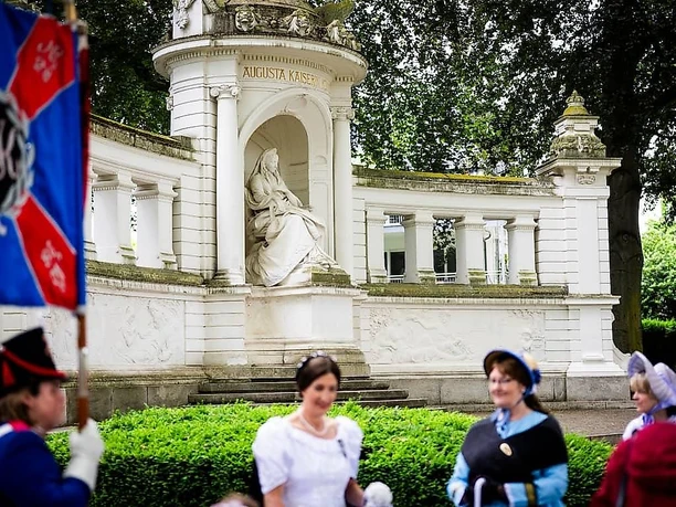 Augusta-Fest | Kaiserin Augusta Denkmal