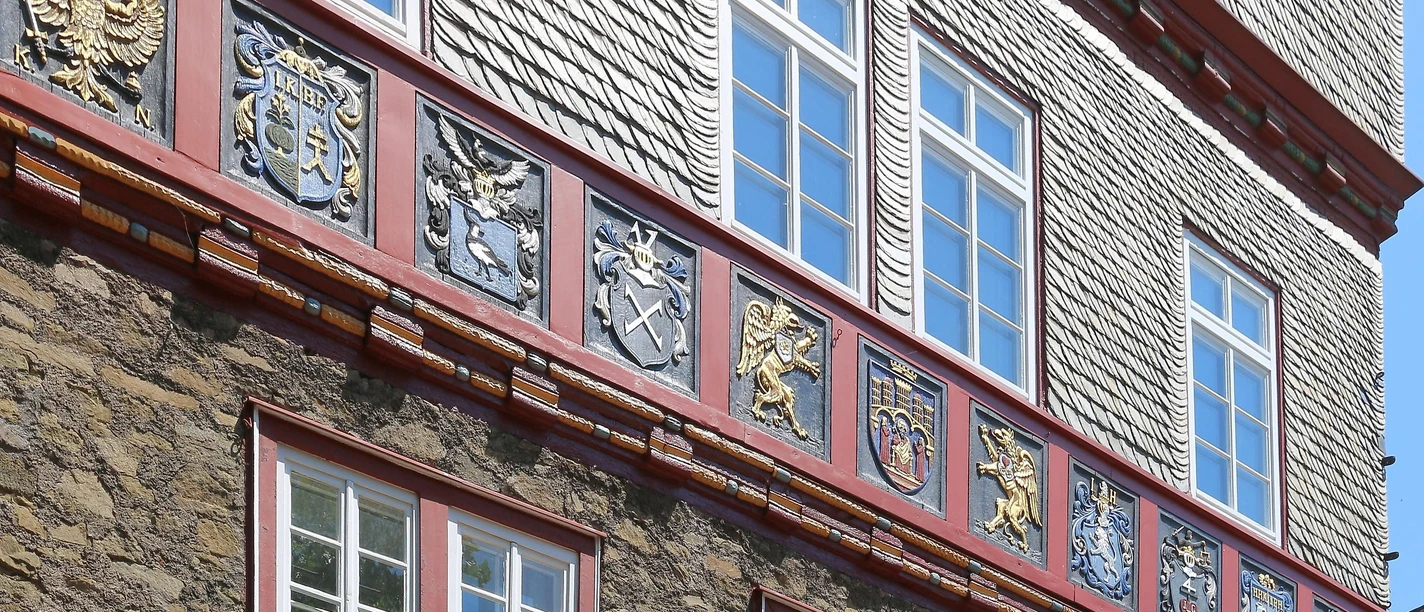 Historisches Rathaus auf dem Marktplatz Herborn 1