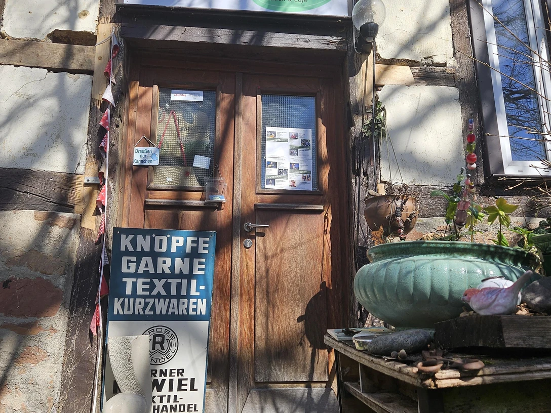 Hilde braucht Stoff Eingang