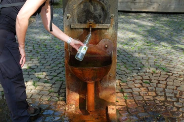 Hotzendrees - Wasser abfüllen