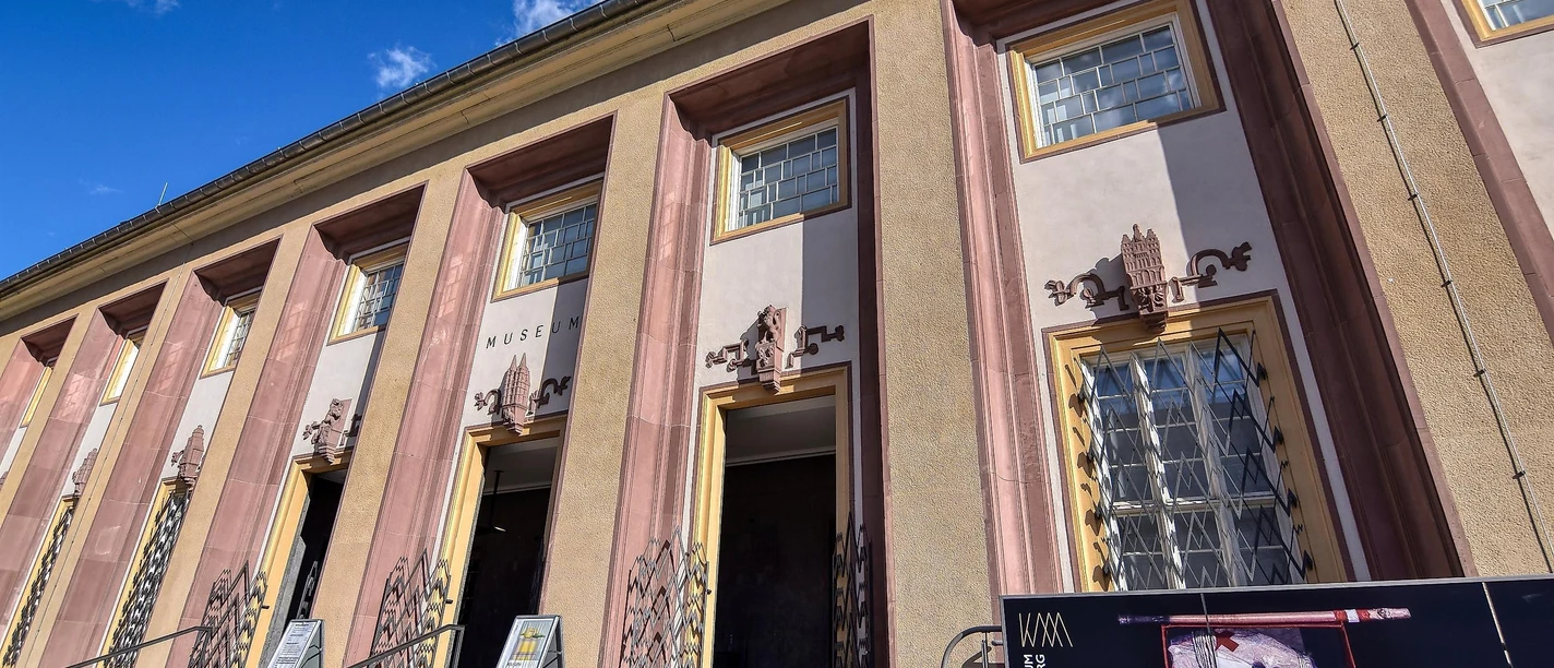 Eingang des Kunstmuseums Marburg