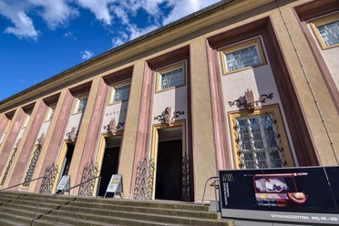 Eingang des Kunstmuseums Marburg
