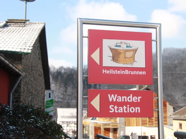Wanderraststation und Heilsteinbrunnen