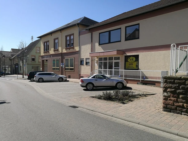 Parkplatz am Café Centner Parkplatz am Café Centner