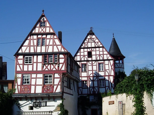Rathaus und Fährhaus