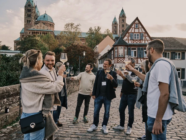 Zum Wohl auf der Sonnenbrücke!
