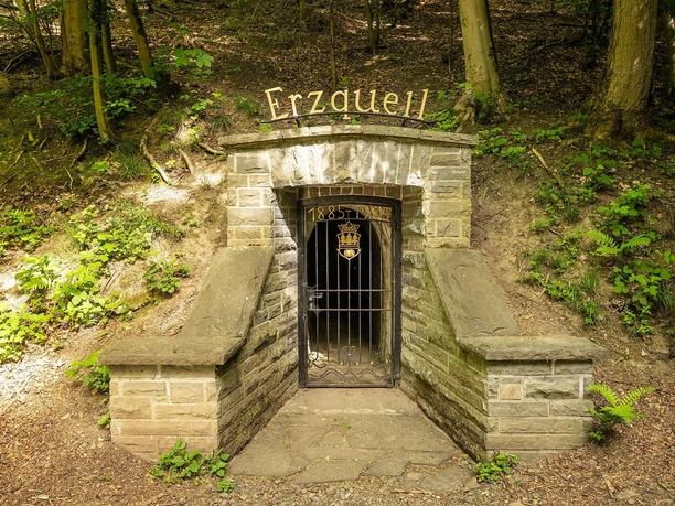 Der Erzquell-Stollen bei Freusburg und Mudersbach Der Erzquell-Stollen bei Freusburg und Mudersbach