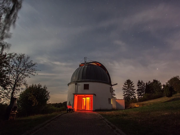 Hoher List im Dunkeln