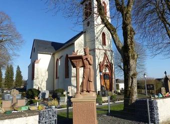 Kirche Eschfeld Statue Ch. März