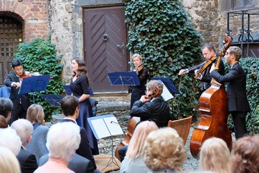 Serenade Schloss Schönstein