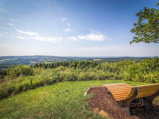 Ruhebank mit Aussicht