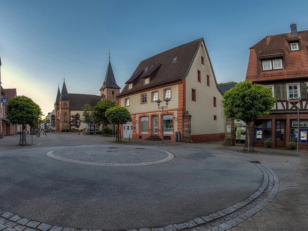 Altstadt Rodalben mit Marienkirche und Dr. Johann-Peter-Frank-Platz