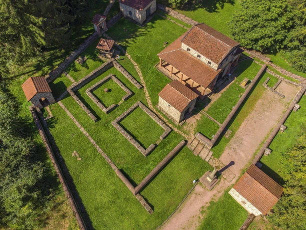 Tempelanlage Tawern (2)