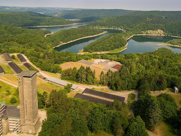 Blick auf Vogelsang und Urftsee