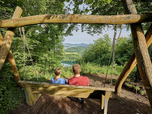 Entspannung mit Blick aufs Maar