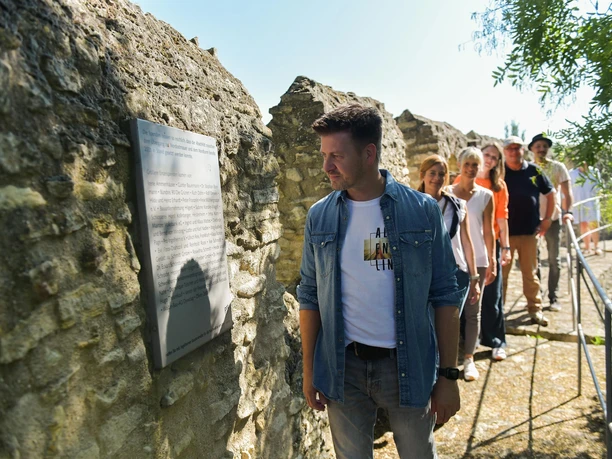 Führung auf dem Wehrgang 1 Führung auf dem Wehrgang 1