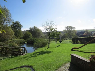Garten mit Schwimmteich