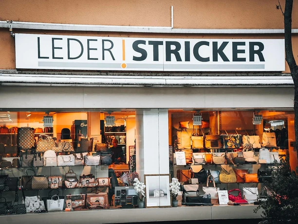 Leder-Stricker Außenansicht Leder-Stricker Außenansicht