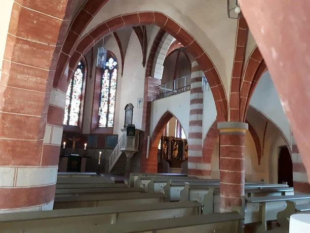 St. Kastorkirche innen
