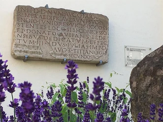 Archäologischer Rundweg Bitburg - Steintafel