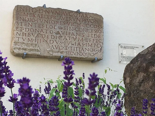 Archäologischer Rundweg Bitburg - Steintafel