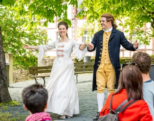 Lotte und Goethe im Lottehof