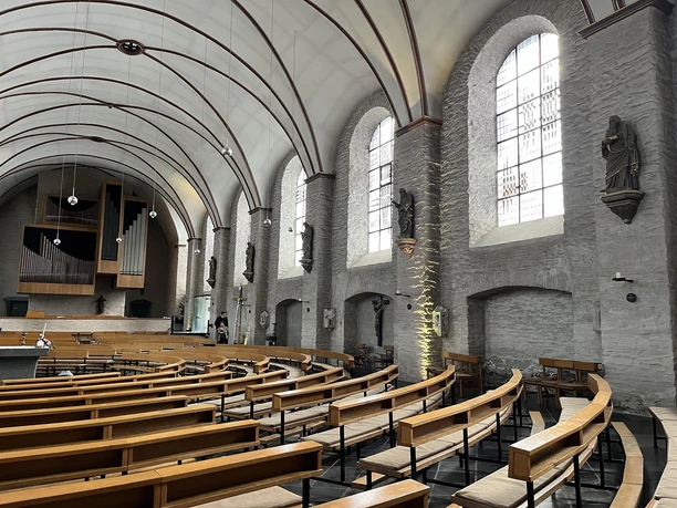 Aukirche von innen