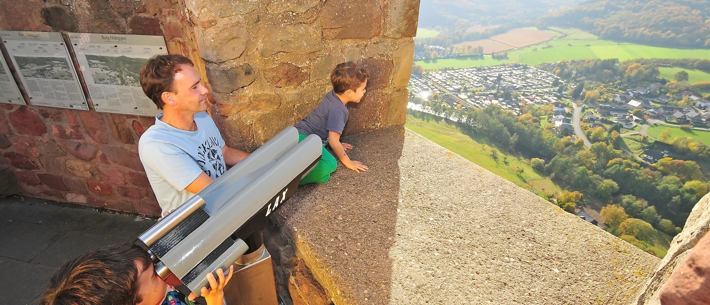 Blick von der Burg Nideggen ins Rurtal