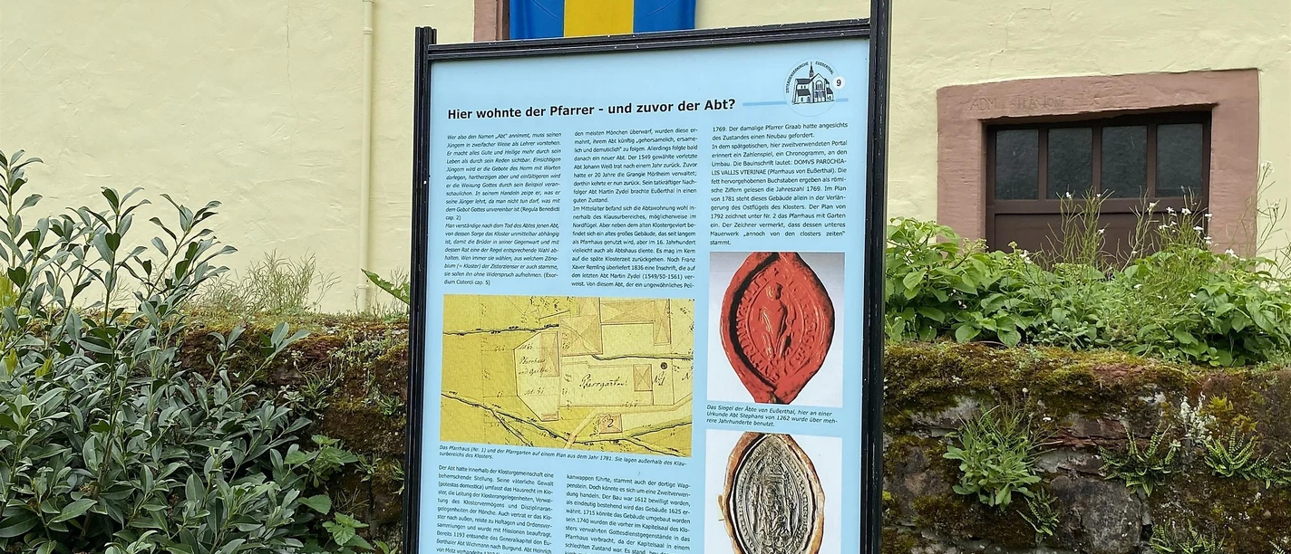 Hier wohnte der Pfarrer - und zuvor der Abt?