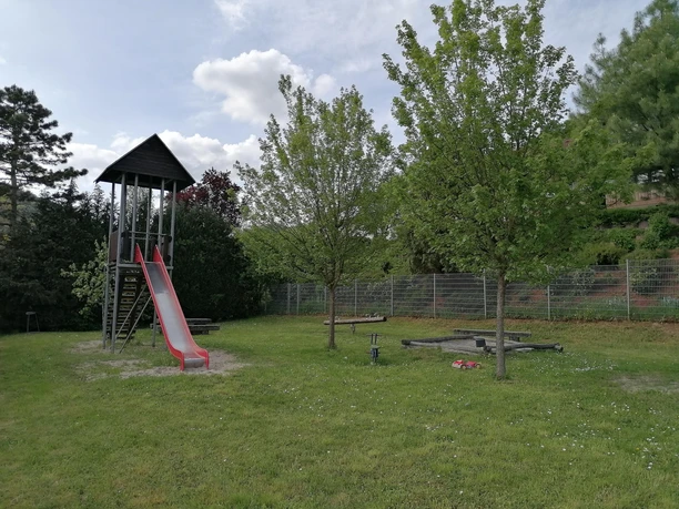Spielplatz von vorne