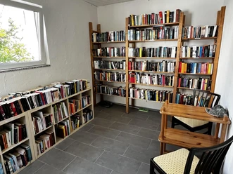 Bücherstube innen