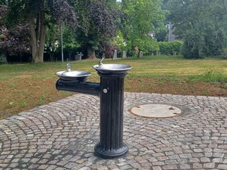 Detailansicht Trinkbrunnen im Rosengärtchen