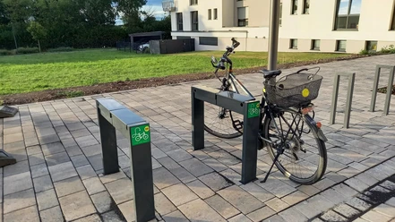 Ladestation mit Radständer