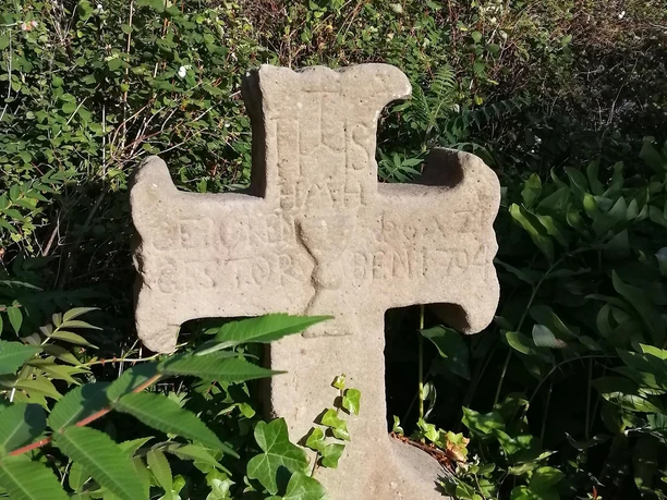 Grabkreuz von 1704