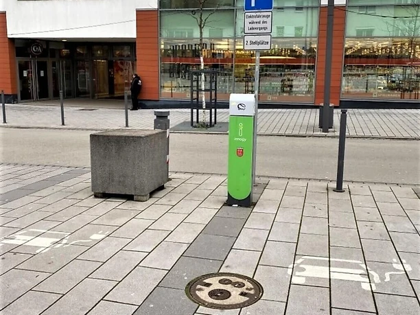 Kostenfreie E-Parkplätze ggü. Schlossgalerie