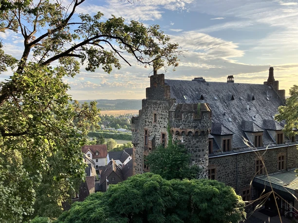 Unterburg mit Burghotel Staufenberg