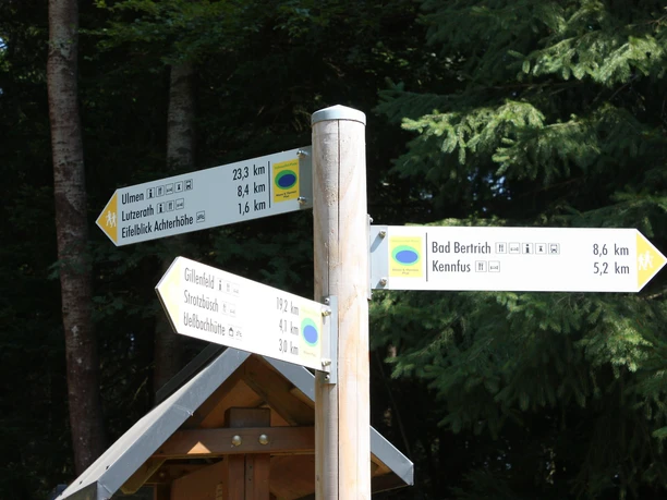 Beschilderung der Wanderwege Lutzerath