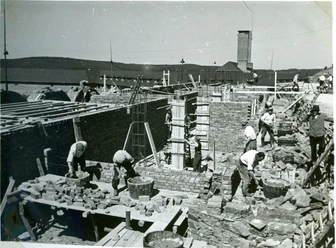 Bau der Burgschänke im Juli 1937
