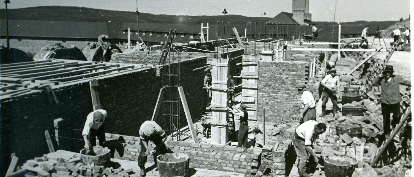 Bau der Burgschänke im Juli 1937