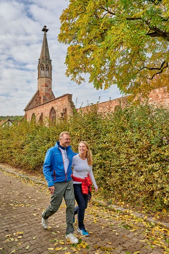 Kloster Rosenthal im Hintergrund