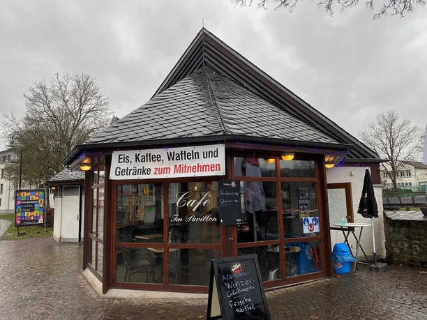 Cafe im Pavillion