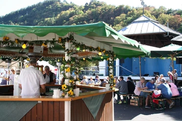 Fröhlicher Weinmarkt