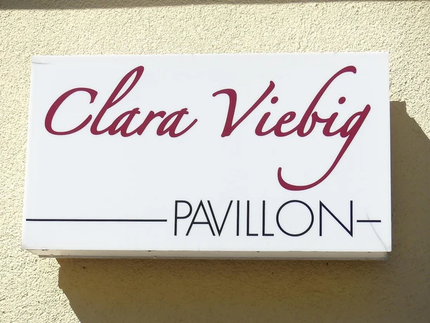 Clara-Viebig-Pavillon Schild